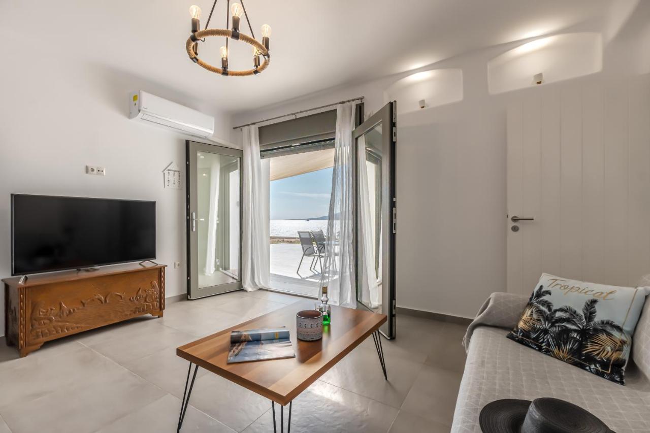 Dionysus House And Ariadne Apartment Stelida  Exterior photo